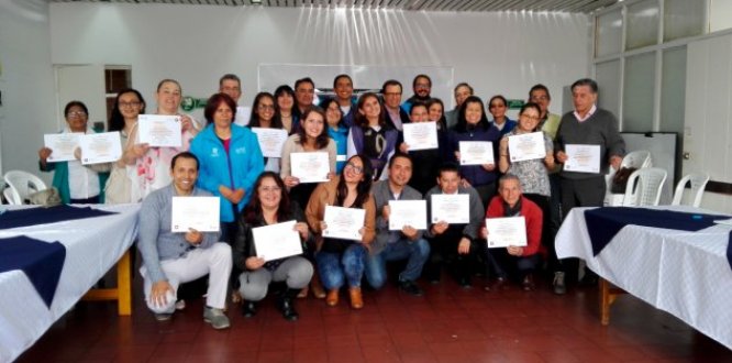 Graduados 25 estudiantes de la Escuela de Gestión del Riesgo Graduados 25 estudiantes de la Escuela de Gestión del Riesgo