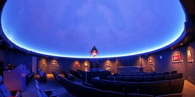 Música bajo las estrellas en el Planetario Nocturno Música bajo las estrellas en el Planetario Nocturno