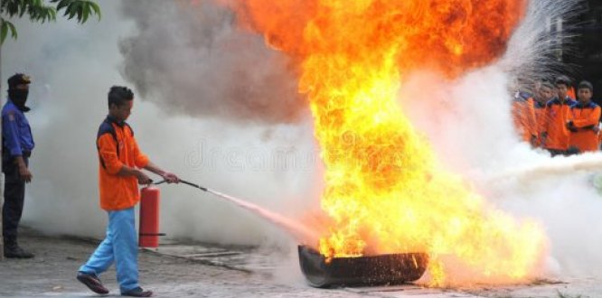 Teoría del fuego en la Escuela de Gestión del Riesgo Teoría del fuego en la Escuela de Gestión del Riesgo